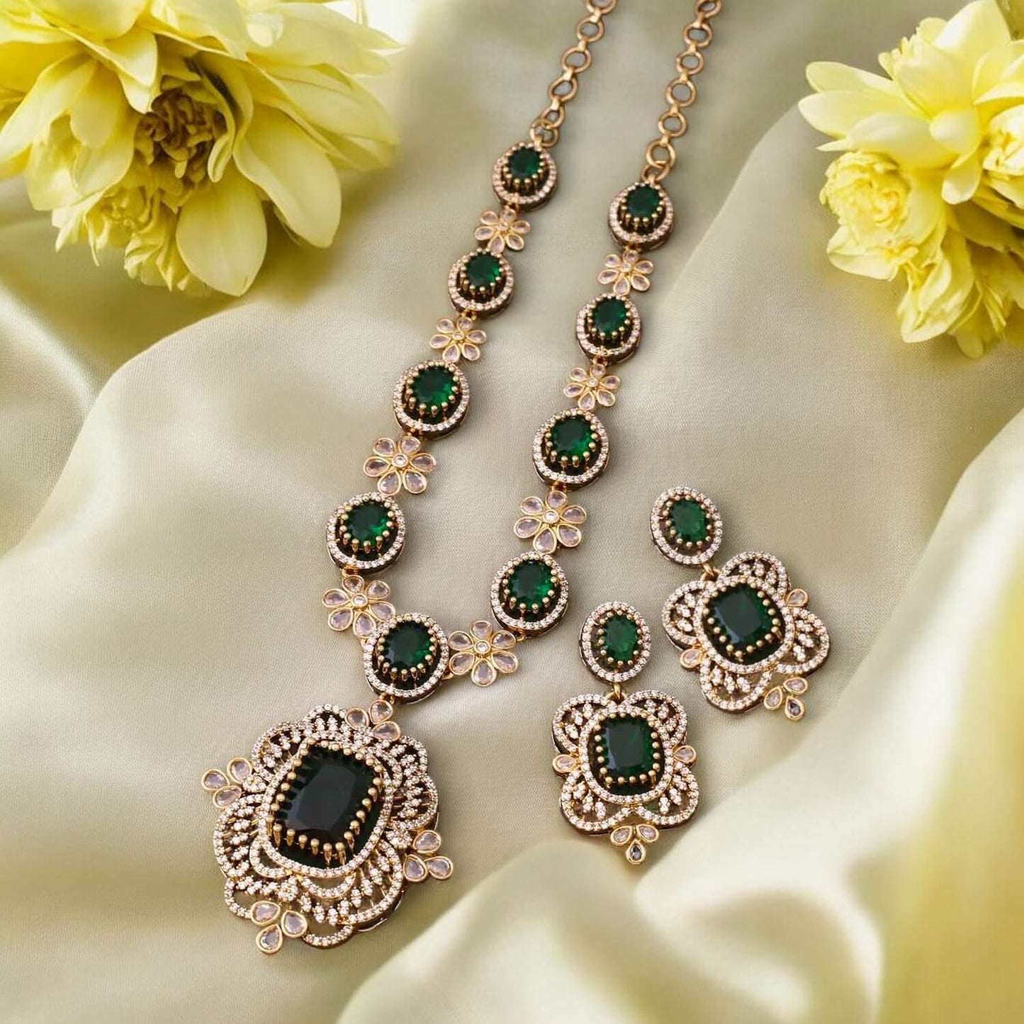 Emerald Donna Victorian Jewellery Set- New Arrival