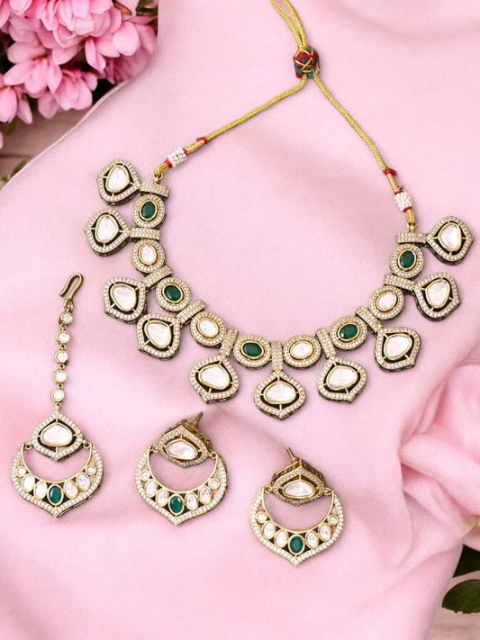 Emerald Scatt Victorian Jewellery Set